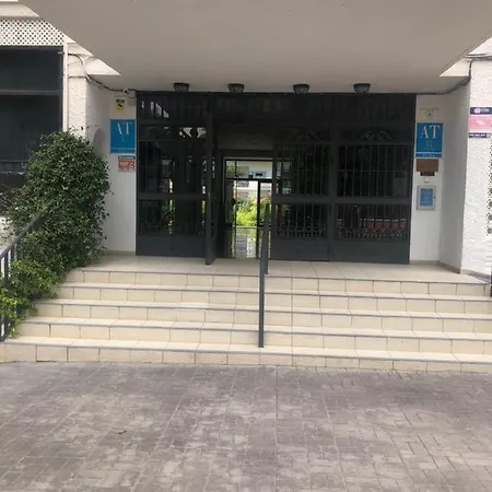 Skol - 1 Bedroom With Sea Views