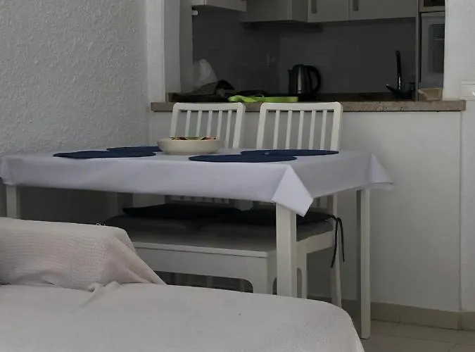 Skol - 1 Bedroom With Sea Views Apartament Marbella