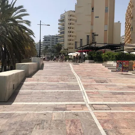 Skol - 1 Bedroom With Sea Views דירה