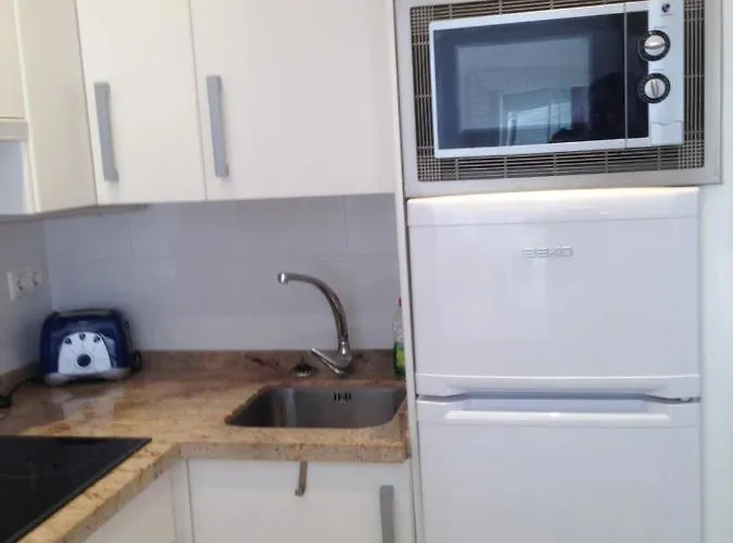 Skol - 1 Bedroom With Sea Views Lejlighed Marbella